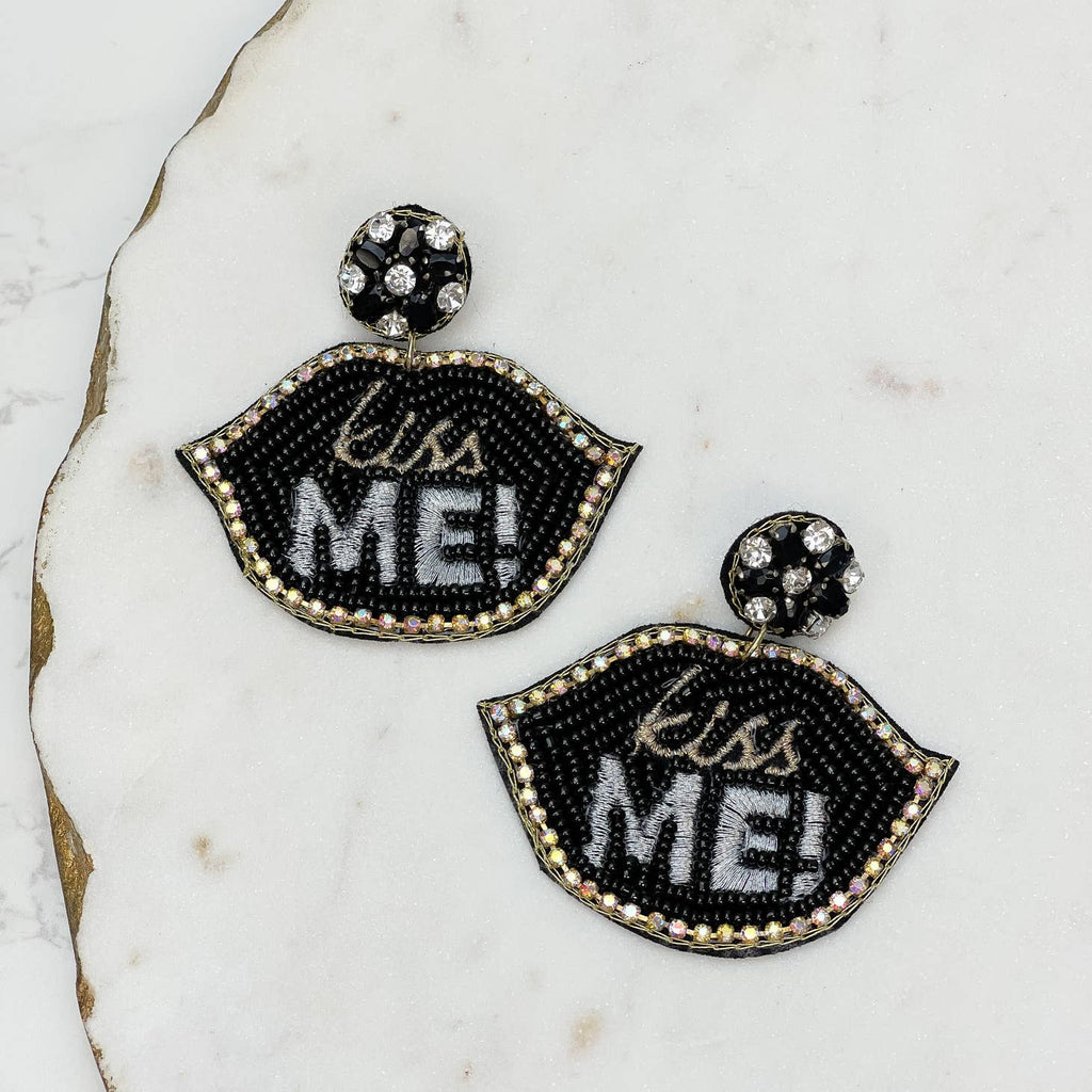 Kiss Me Earrings *Final Sale*