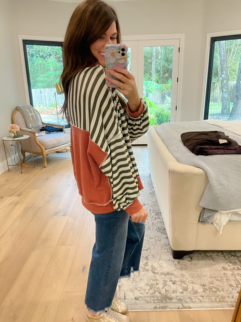 Pumpkin Patch Pullover in Olive/Rust