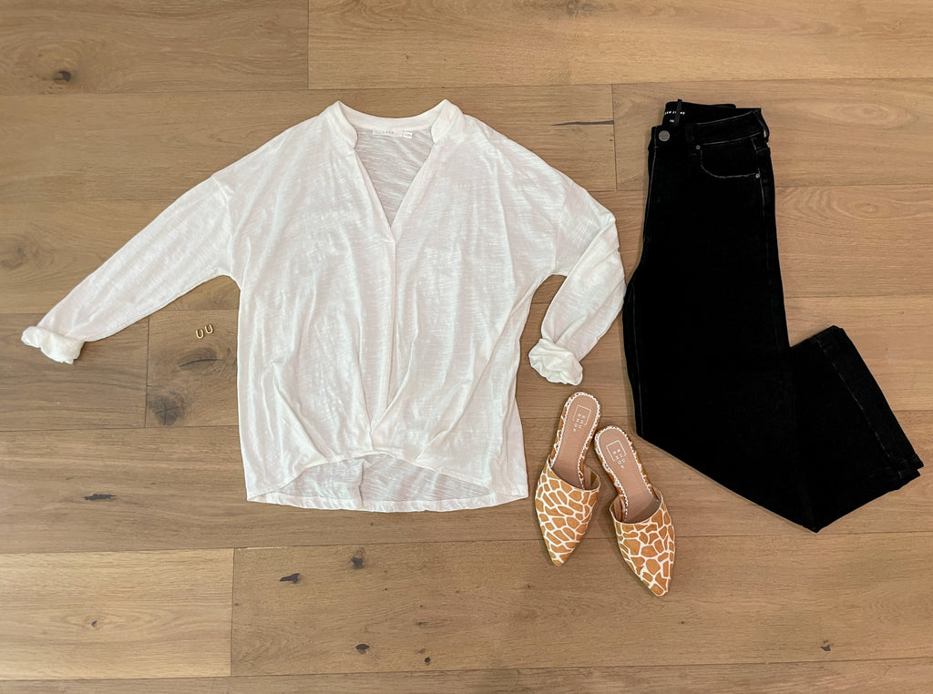 *BELLES & DOORBUSTER* Turn to You Tunic in White *Final Sale*