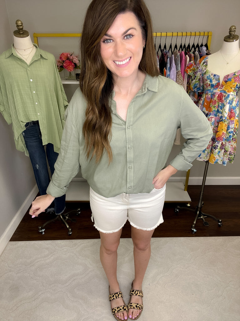 Judy Blue Waikiki Short in Ecru