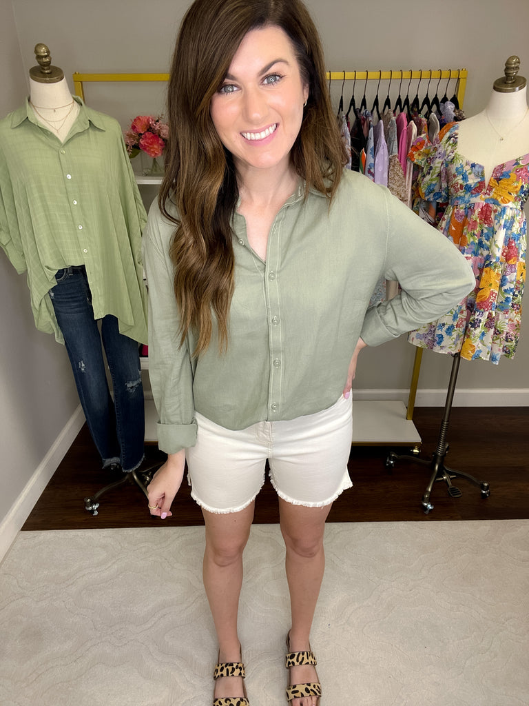 Judy Blue Waikiki Short in Ecru