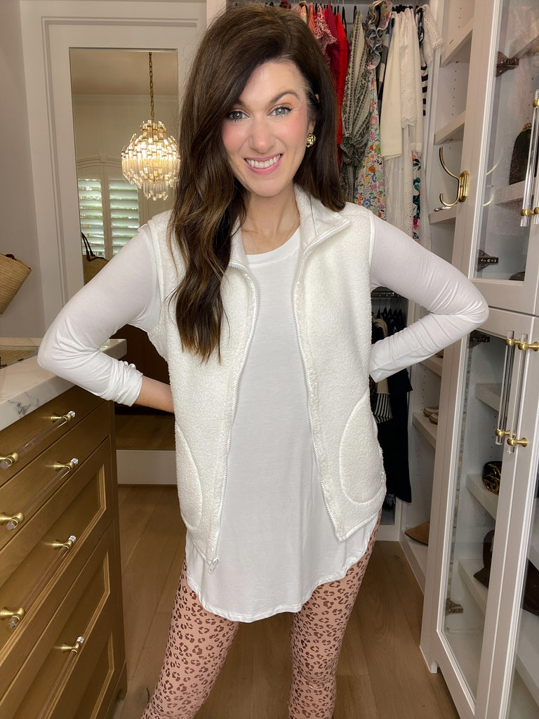 *BELLES & DOORBUSTER* Drop-Off Line Vest in Off White *Final Sale*