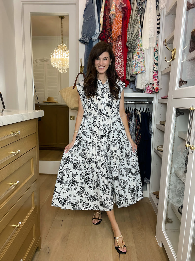 Amiyah Buckle Sandals in Black