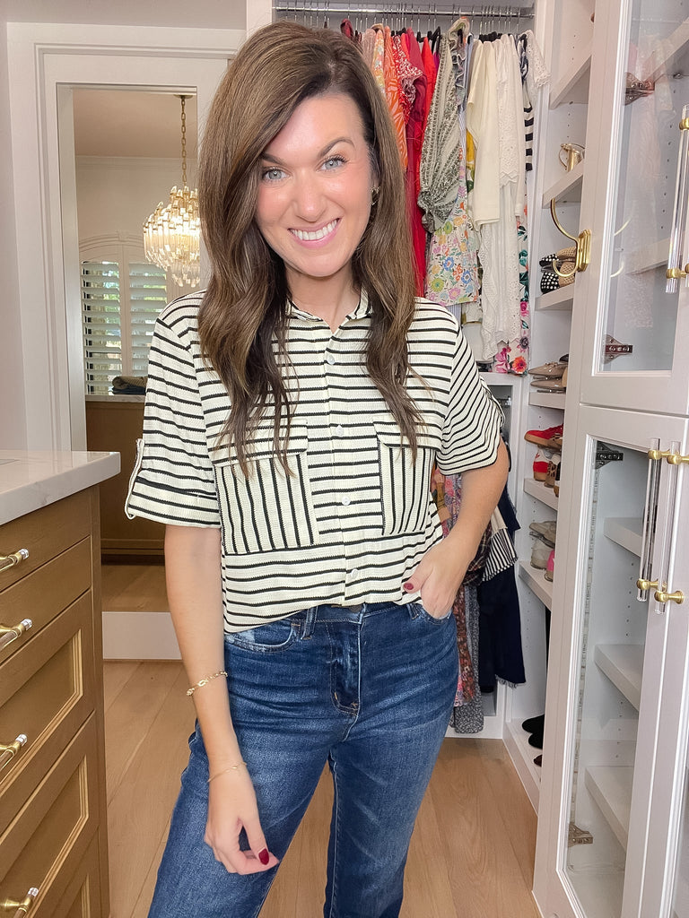 In the Details Button Front Top in Black