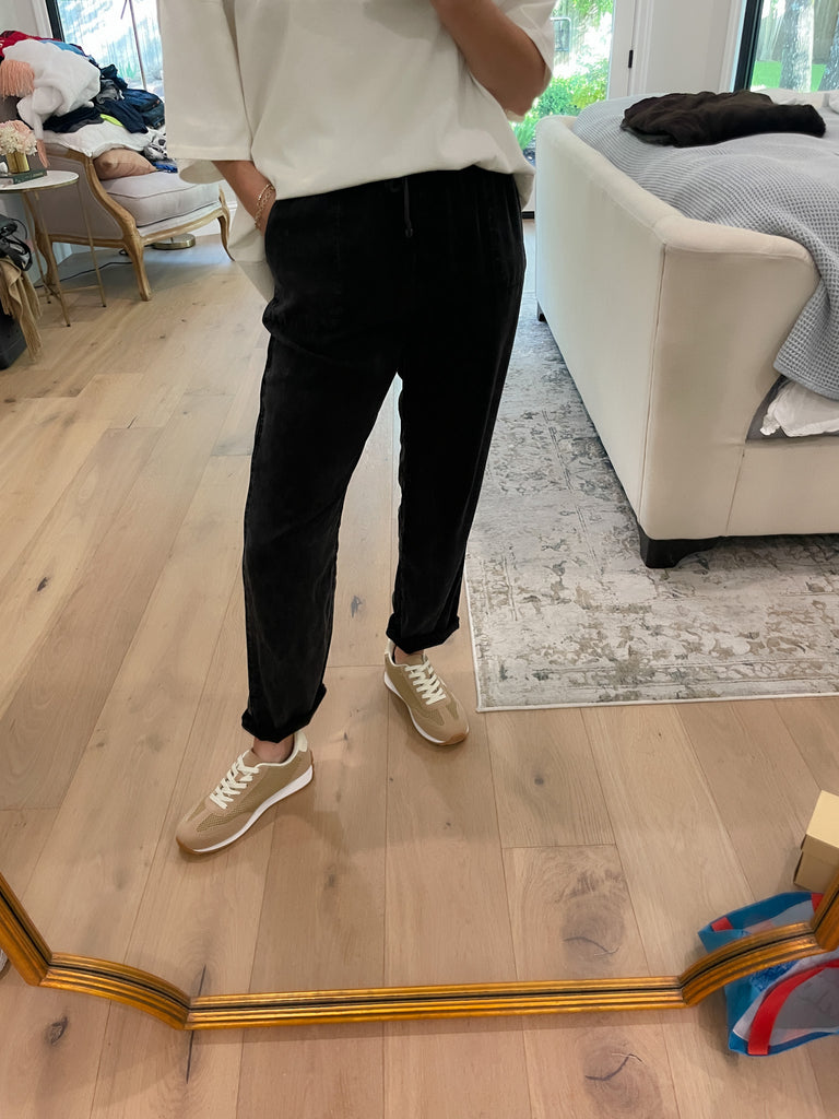 Everyday Escape Mineral Washed Pants in Black