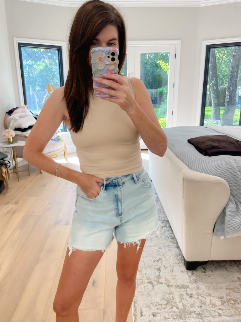 Sunny Side Denim Shorts in Light Wash