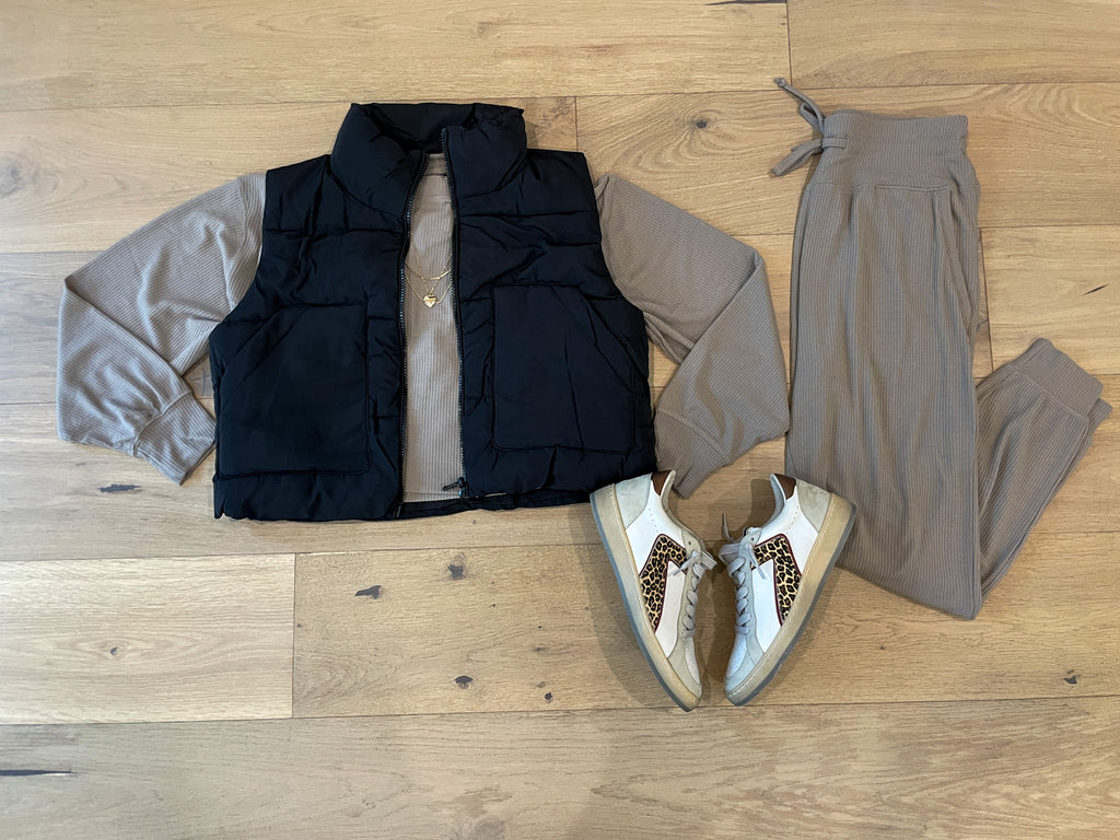 Get Outside Puffer Vest in Black