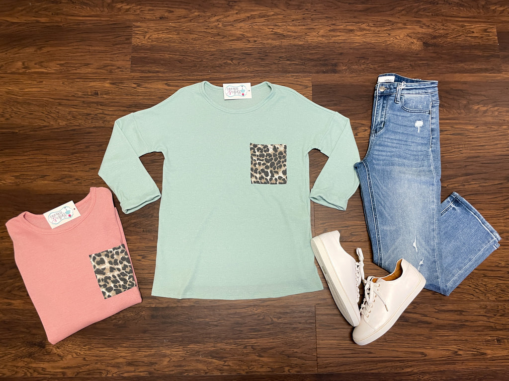 *BELLES & DOORBUSTER* Marleigh Pocket Top *Final Sale*