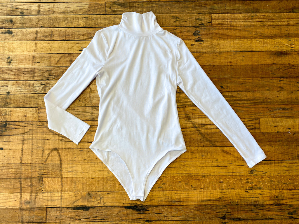 *BELLES & DOORBUSTER* Mock Turtleneck Bodysuit in White *Final Sale*