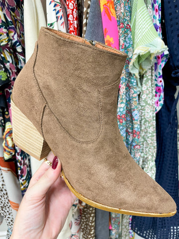 Beatrice Western Boots in Taupe