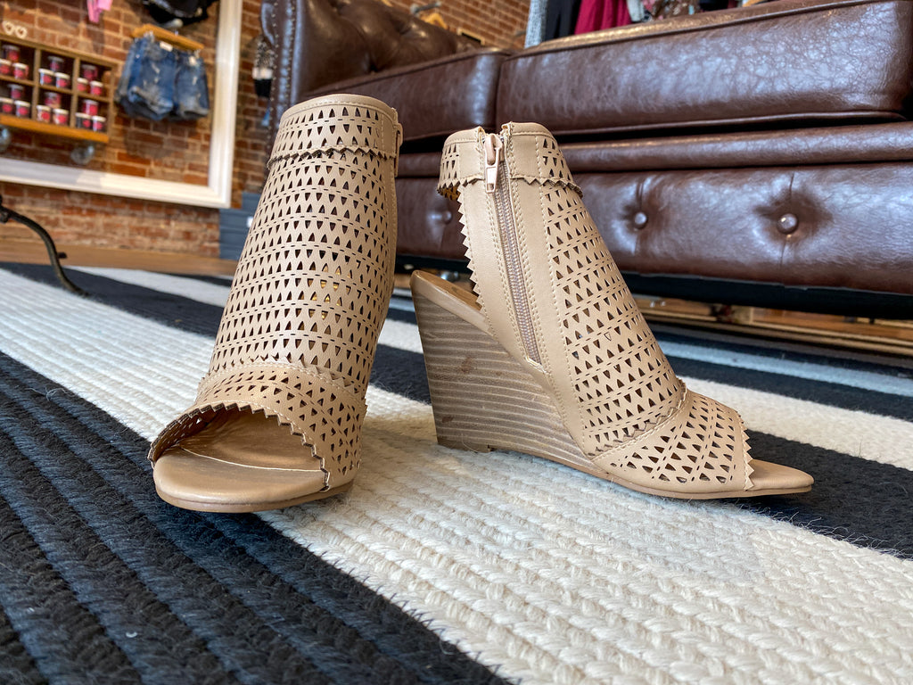 Clearwater Wedges in Natural