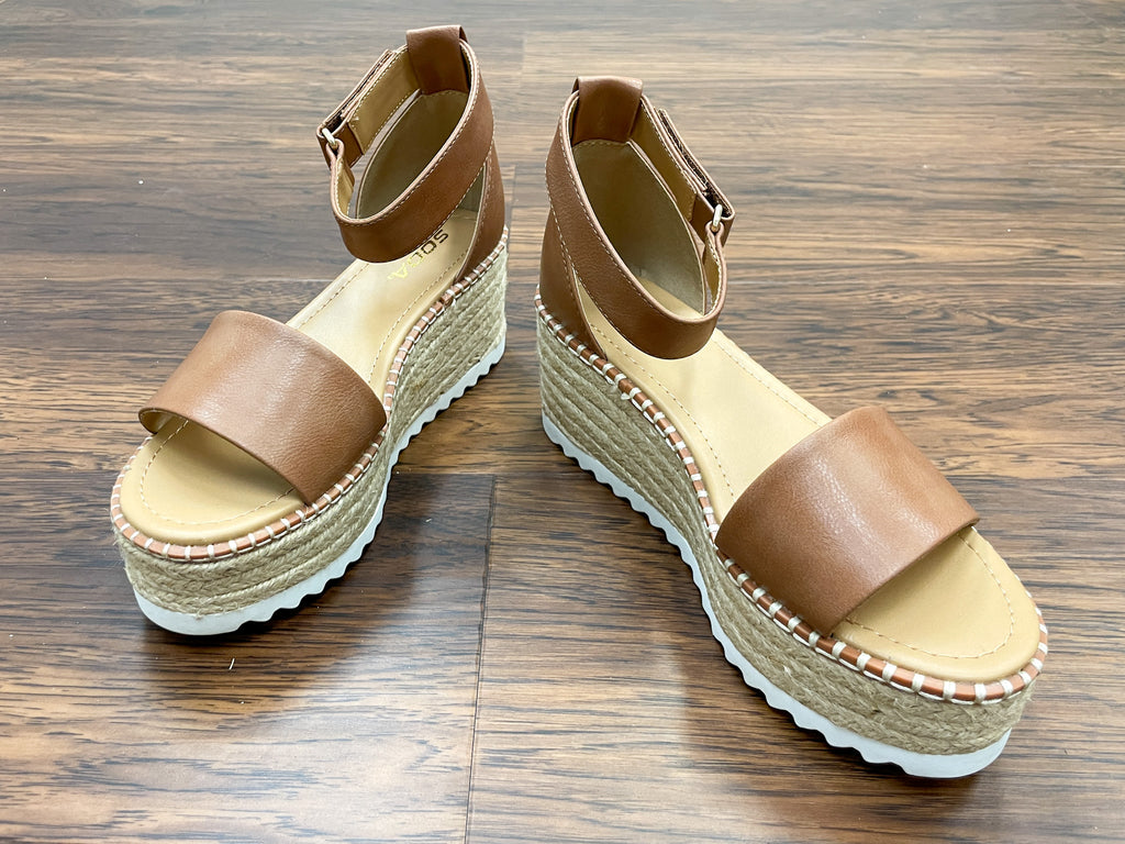 Tucker Wedges in Tan