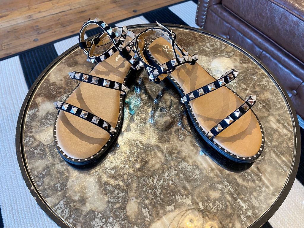 Ready to Travel Sandals in Black