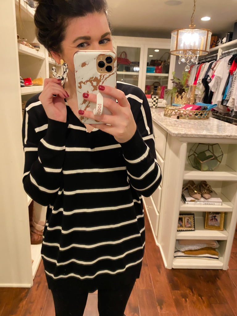 Scalloped Resin Earrings in Black/White *Final Sale*