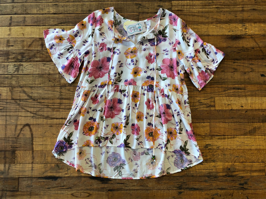 SALE! *BELLES & STEALS* Lottie Top in White and Navy *Final Sale*