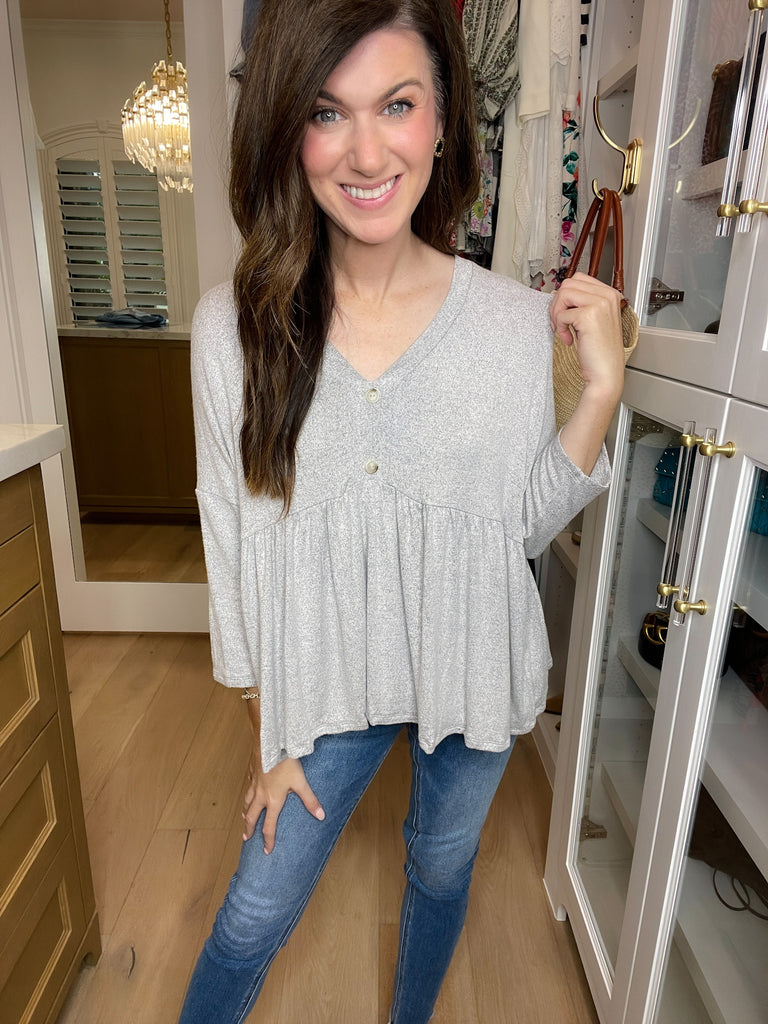 *BELLES & DOORBUSTER* Caprock Peplum Top in Heather Gray