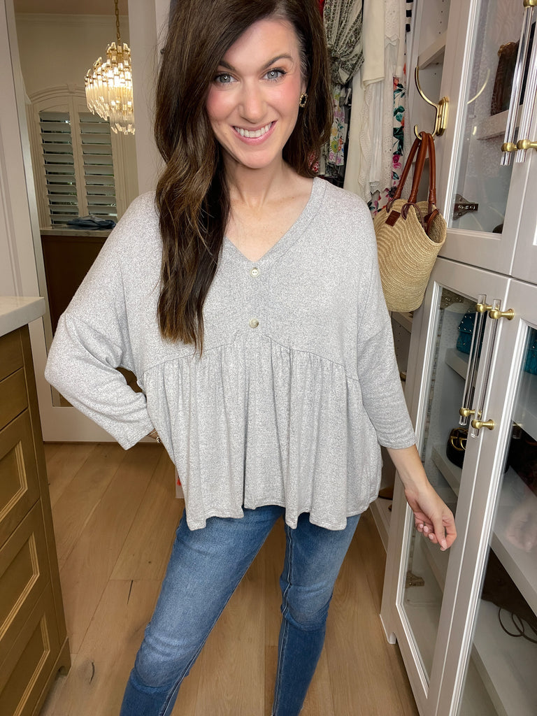 *BELLES & DOORBUSTER* Caprock Peplum Top in Heather Gray
