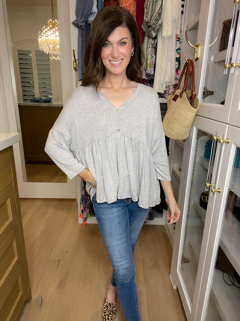 *BELLES & DOORBUSTER* Caprock Peplum Top in Heather Gray