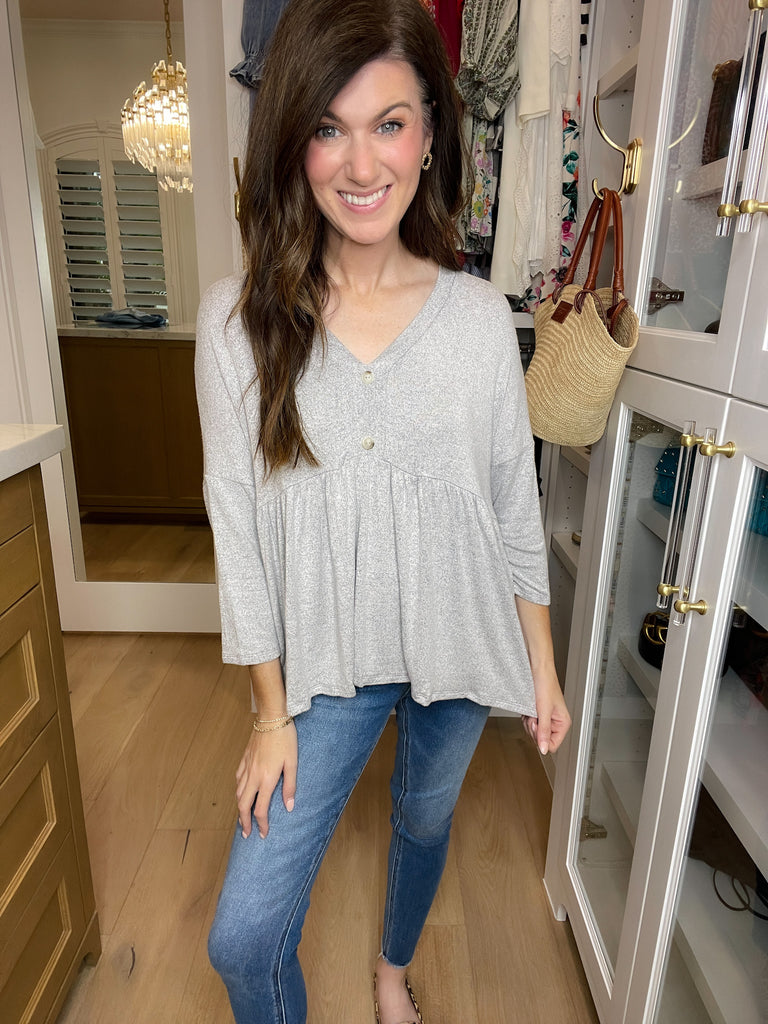 *BELLES & DOORBUSTER* Caprock Peplum Top in Heather Gray