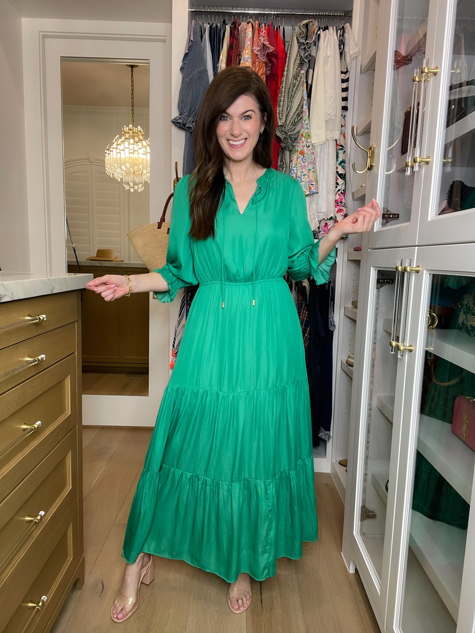 Skies Are Blue Emery Maxi Dress in Kelly Green Belles and Whistles Boutique Skies Are Blue Emery Maxi Dress in Kelly Green Belles and Whistles Boutique