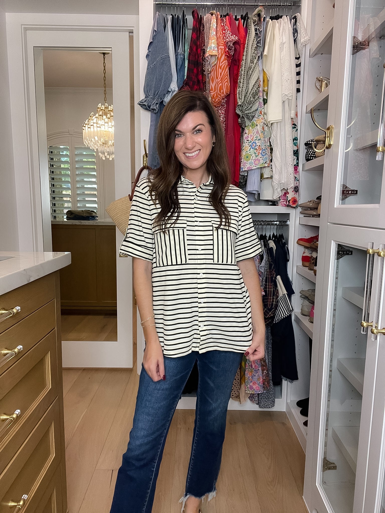 In the Details Button Front Top in Black