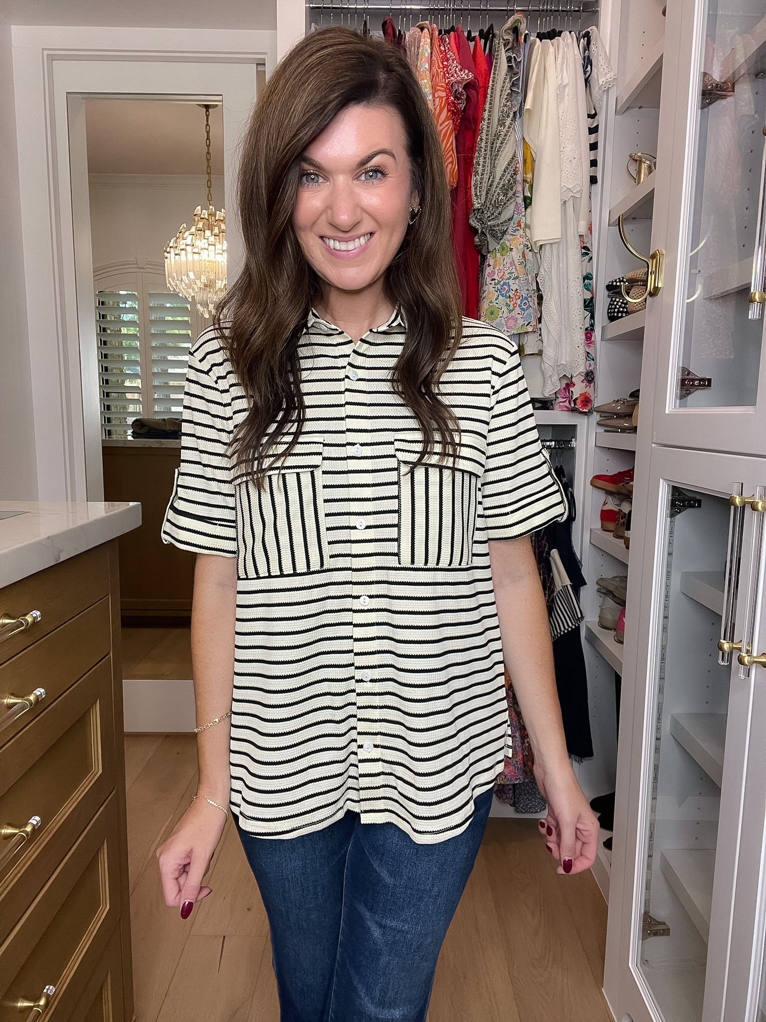 In the Details Button Front Top in Black