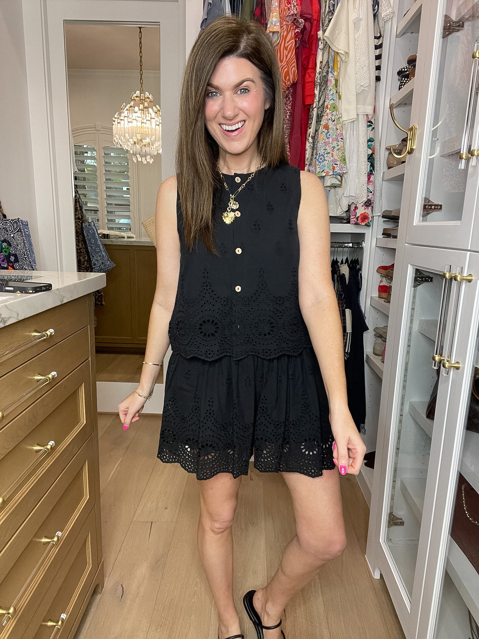 City Break Eyelet Set in Black