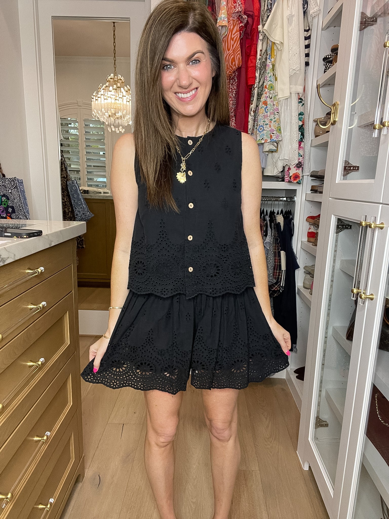 City Break Eyelet Set in Black