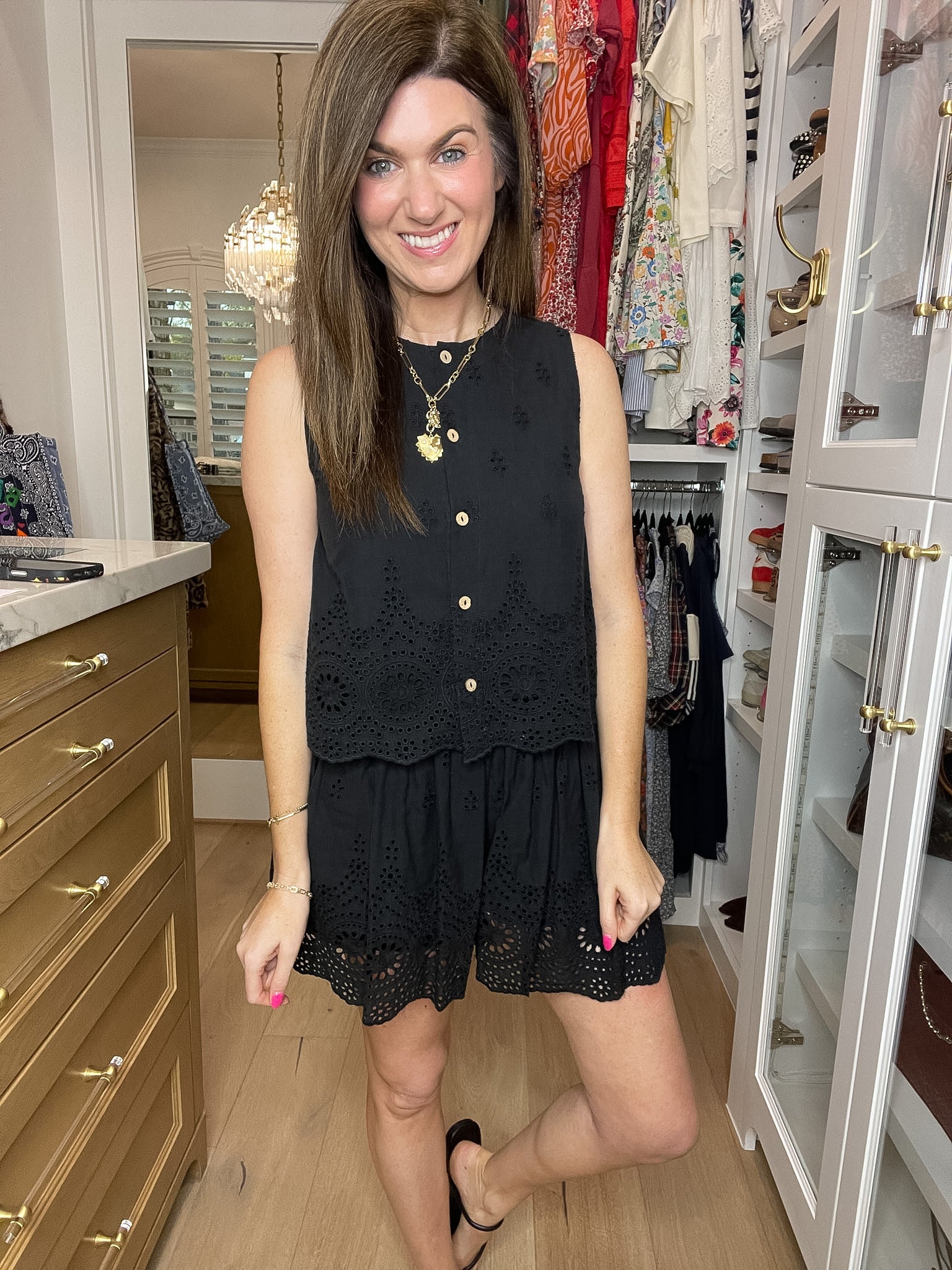 City Break Eyelet Set in Black