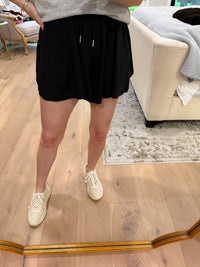 Weekend Sprint Shorts in Black