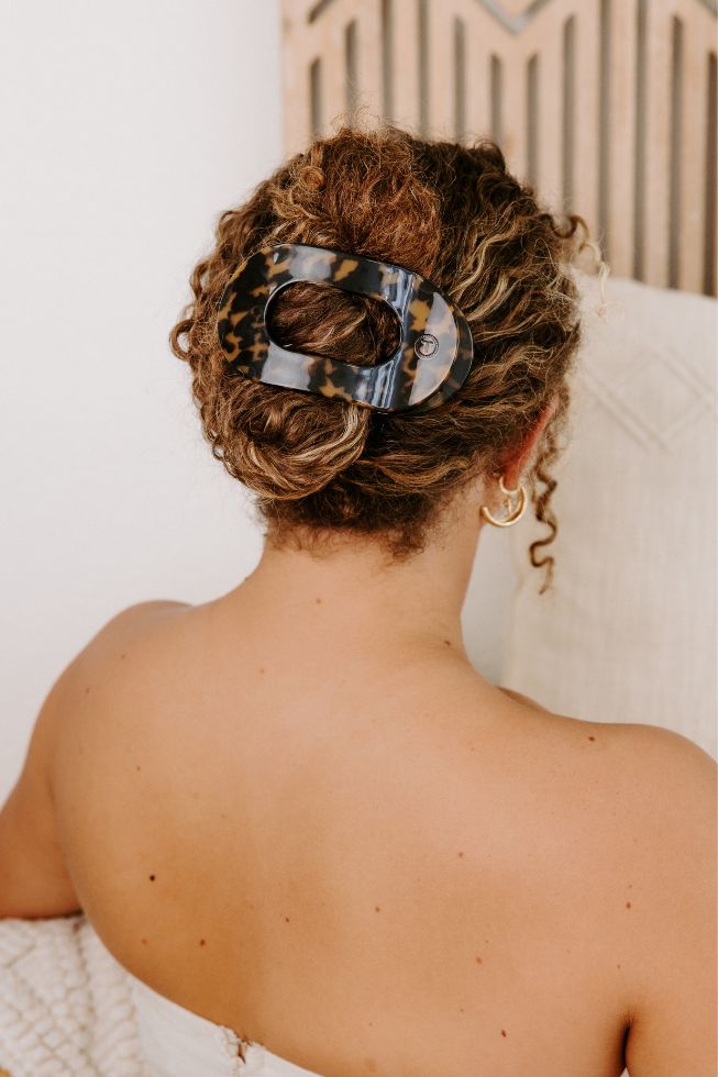Teleties - Tortoise Large Flat Round Clip *Final Sale*