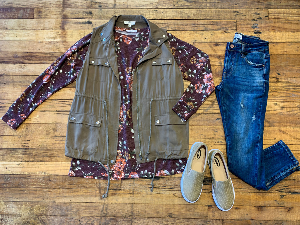 SALE! Sophia Floral Pocket Top in Wine