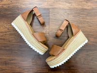 Tucker Wedges in Tan