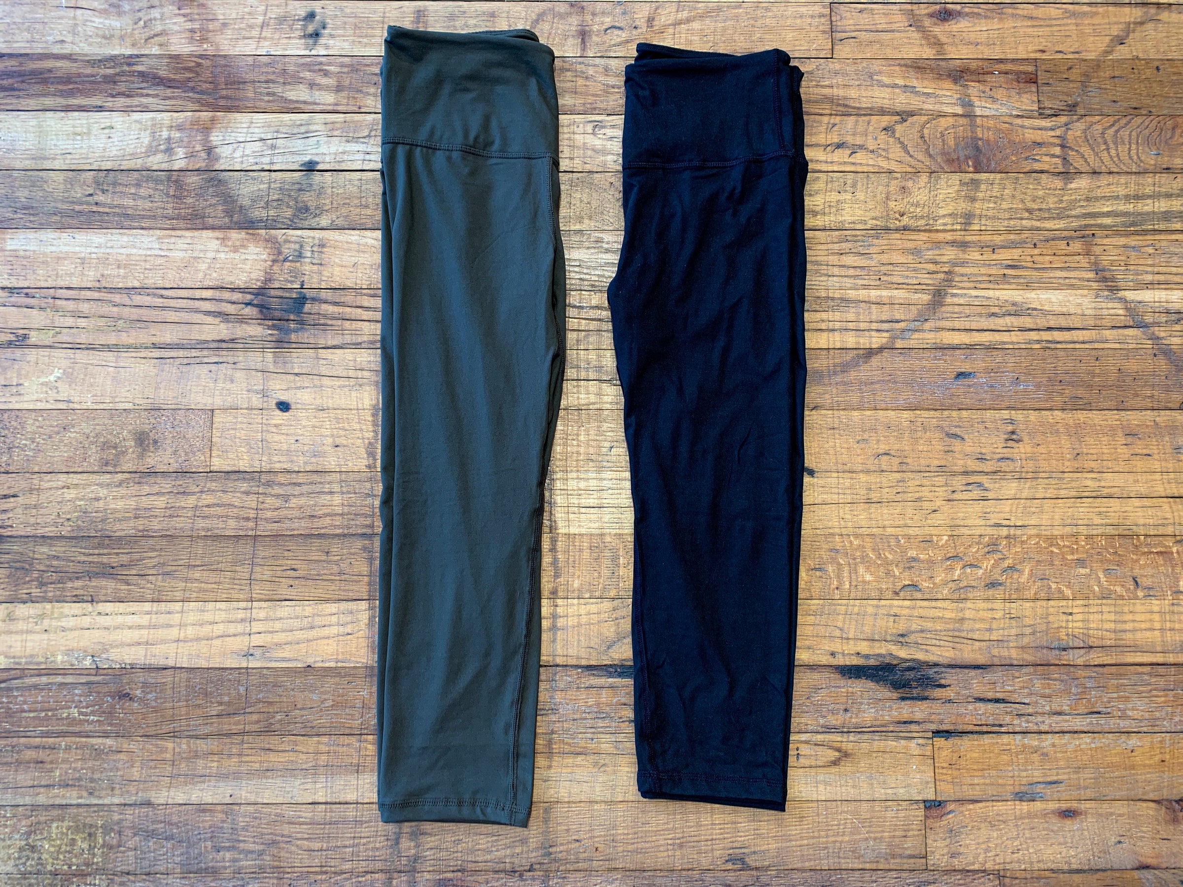 SALE! *BELLES & DOORBUSTER* Goal Setter Leggings in Olive and Black *Final Sale*