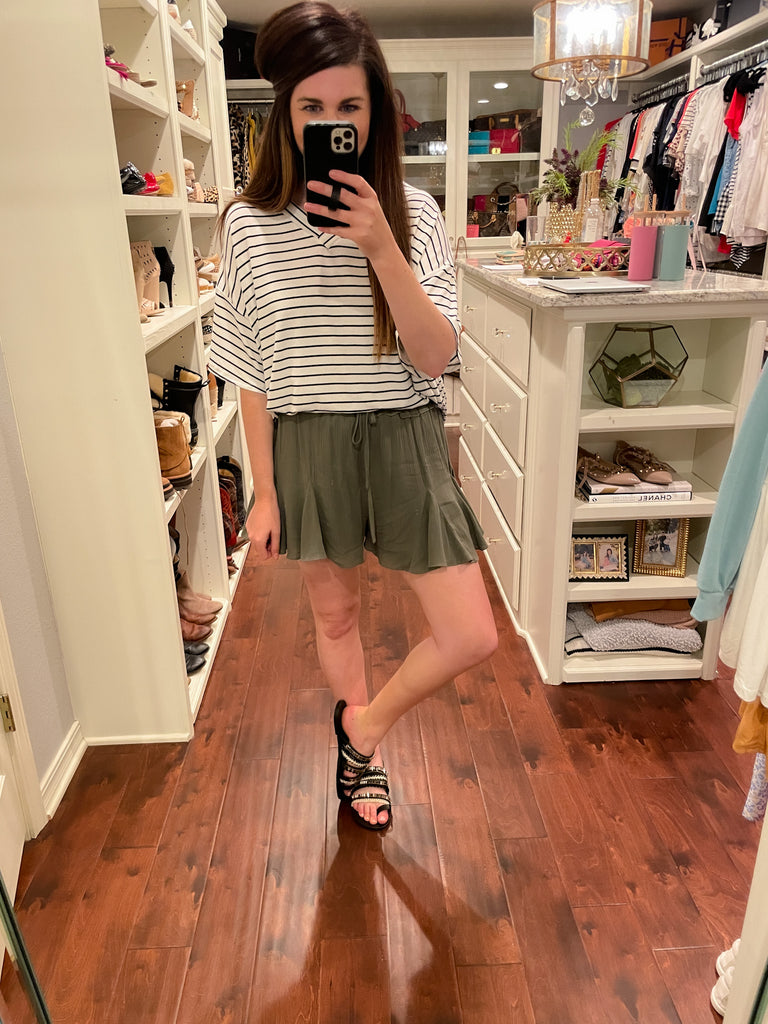 Lo Shorts in Olive
