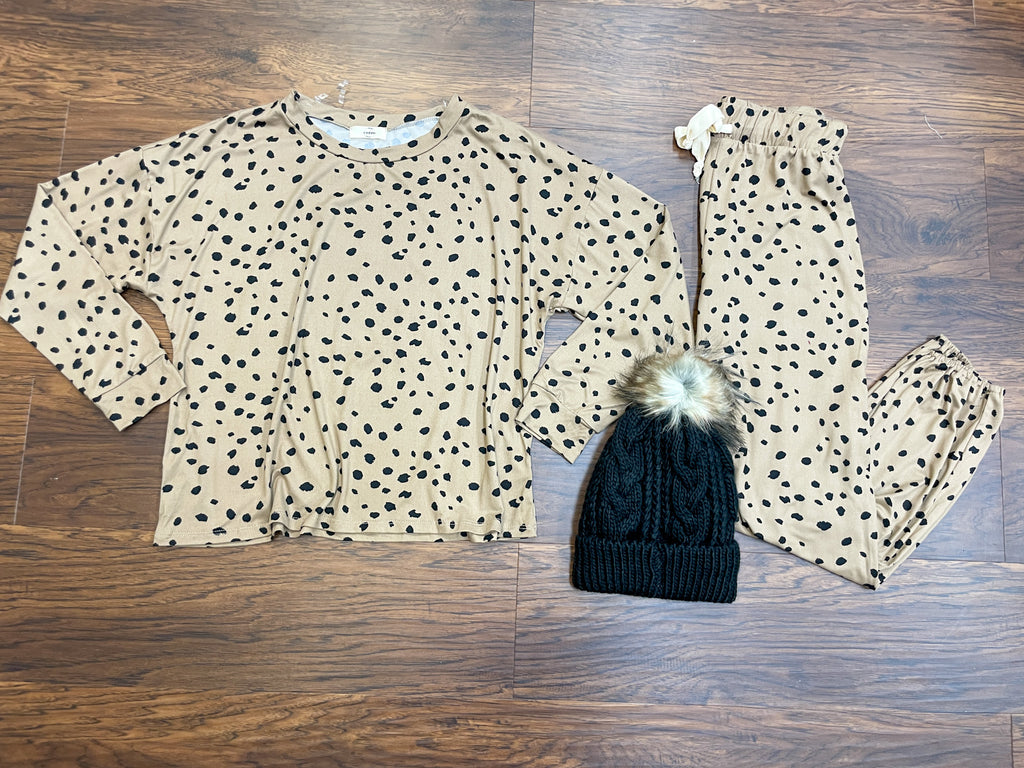 Spotted Snoozing Top in Taupe