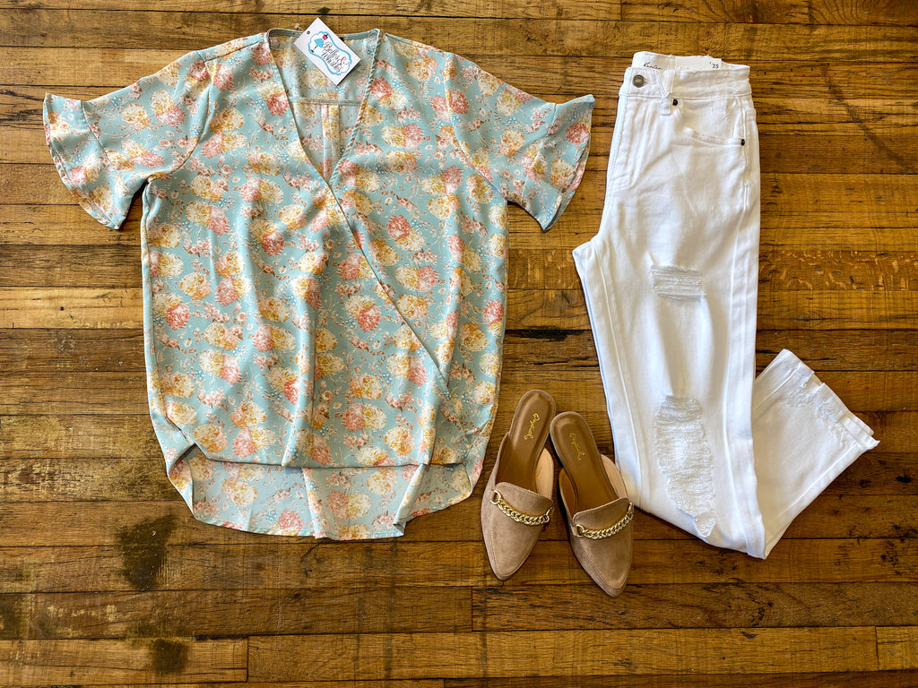 SALE! Remi Floral Top in Mint
